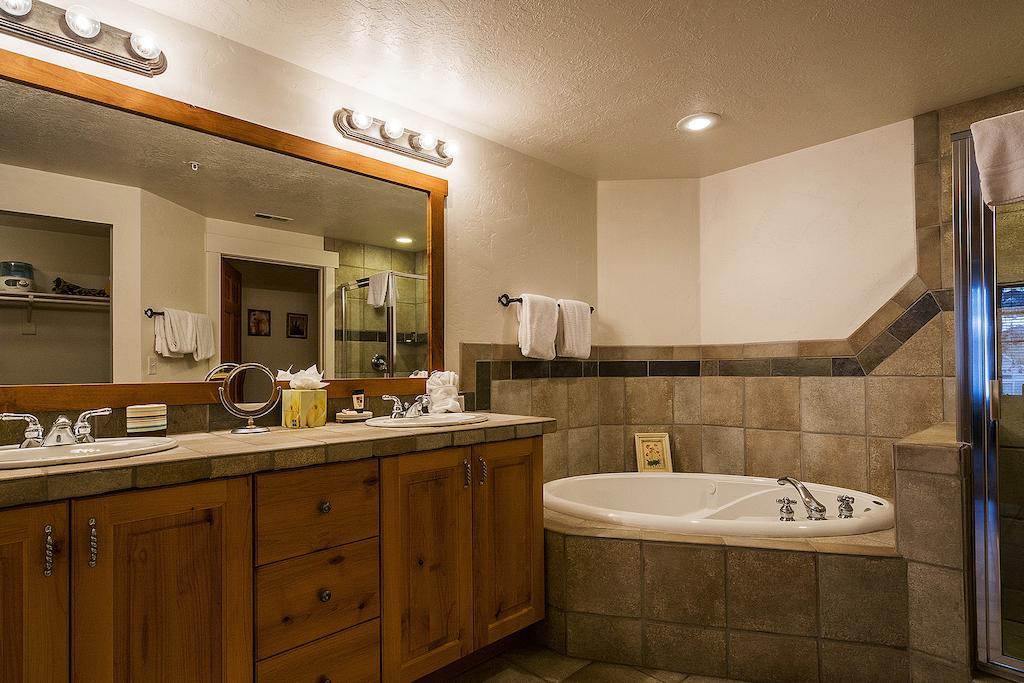 Town Point Condos By Park City Vacations Номер фото